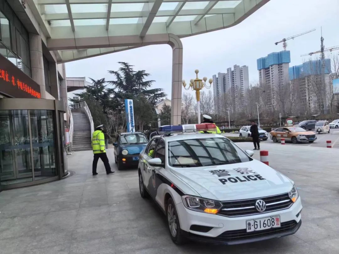 为民服务无小事，诸城交警及时救助暖民心